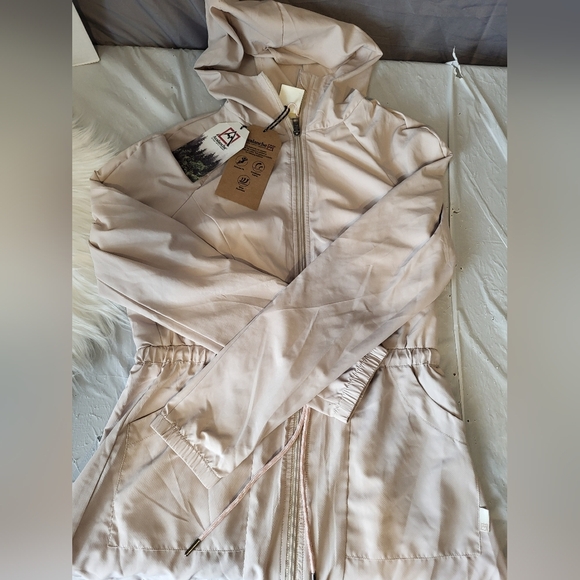 NEW- Avalanche Women's Jacket, Size Small - Picture 5 of 7